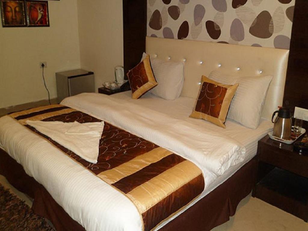 Hotel Parth Palace Нью-Делі Екстер'єр фото