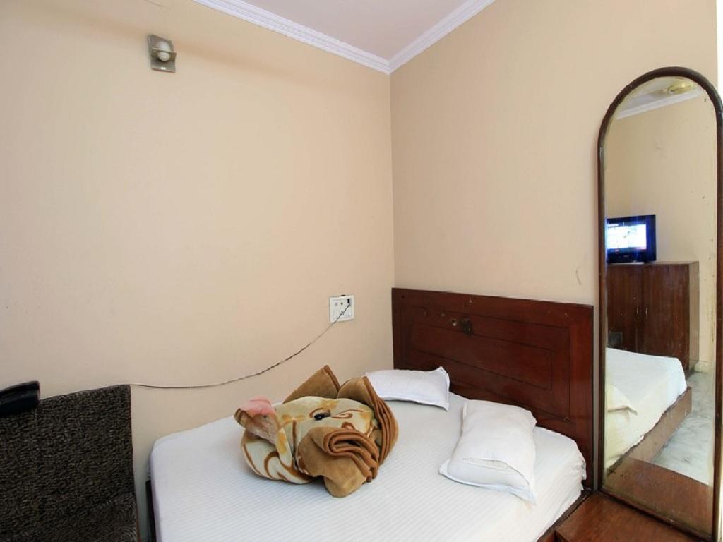 Hotel Parth Palace Нью-Делі Екстер'єр фото